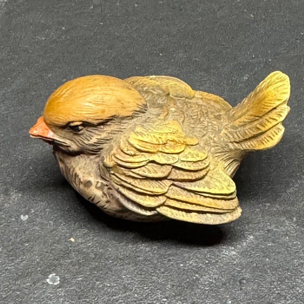 Dipinto A Mano Italian Miniature Bird Figurine Sparrow Resin Sculpture Signed